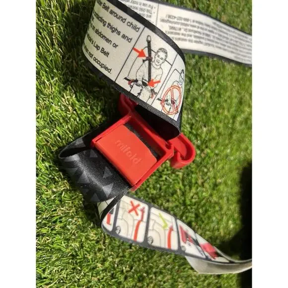 Mifold Grab-And-Go Compact Car Booster Portable Seat, 40-100 Lbs, Travel Seat - Picture 3 of 4